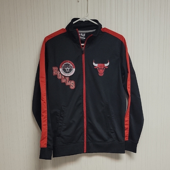 Chicago Bulls Mens Sz Small Red And Black NBA track Jacket. Polyester - Picture 1 of 6